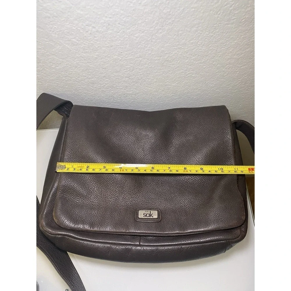 The Sak Crossbody Bag Brown Leather Satchel Flap Inside Pockets Divider Used